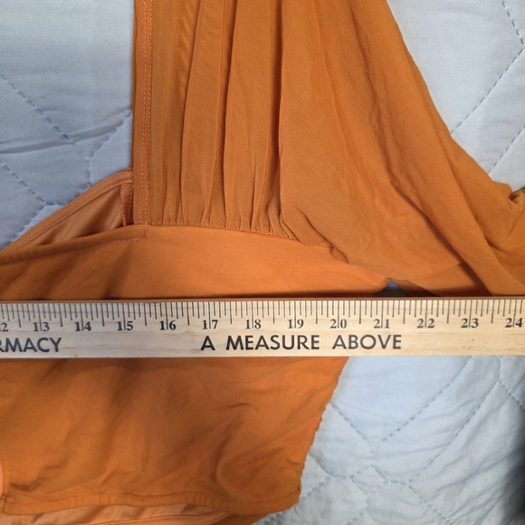 PrettyLittleThing Bright Orange Ruched Lace-Up Crop Top Long Sleeve Sz 1X - Picture 8 of 9